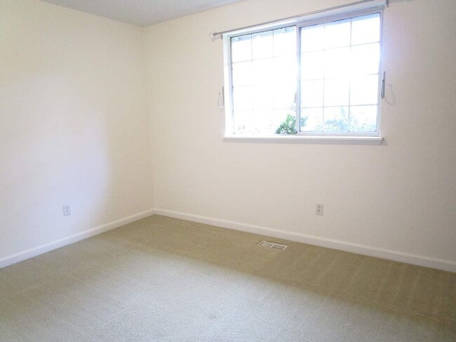 Building Photo - Lovely 3 Bedroom 1 Bath Home in Gig Harbor