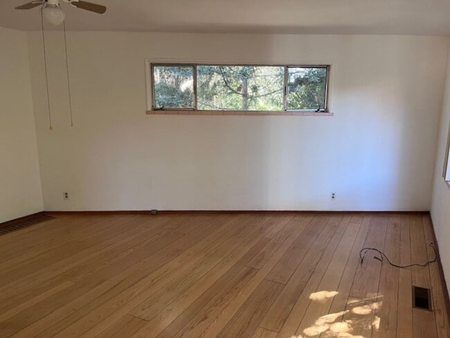 Building Photo - 5428 Claremont Ave