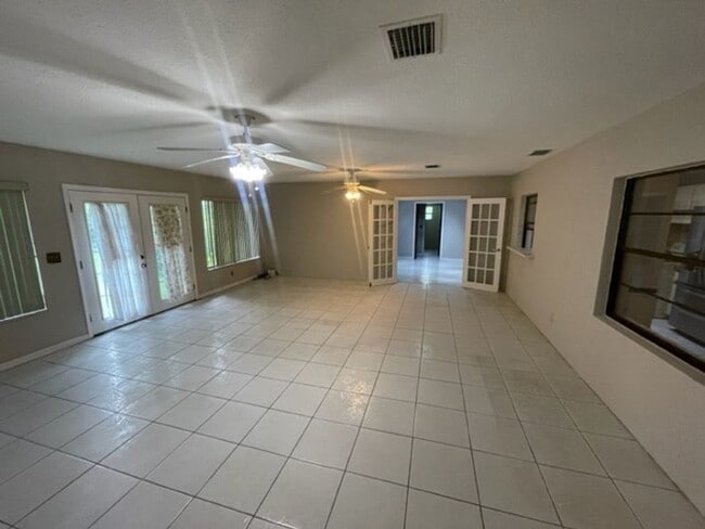 Building Photo - 356 Pipit St NE