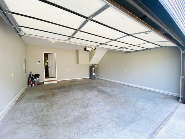 Building Photo - 1194 Eagle's Bluff Dr