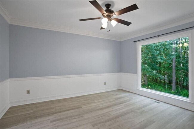 Building Photo - Beautifully Renovated 5-Bedroom, 4-Bath Home on Full Finished Basement!