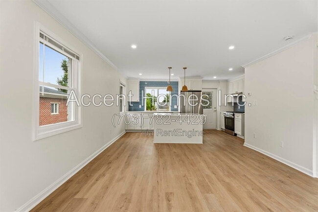 Building Photo - 2310 Riverview Terrace