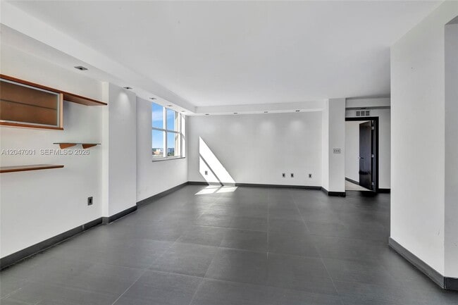 Building Photo - 11111 Biscayne Blvd