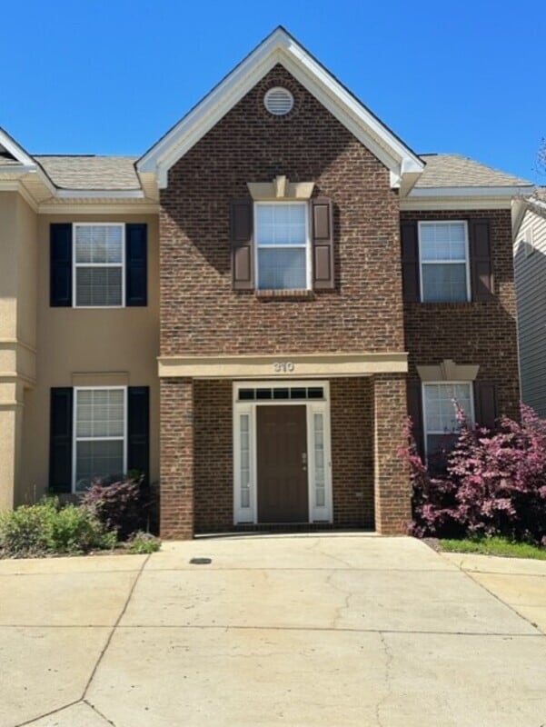 Primary Photo - 310 Irvine Ct