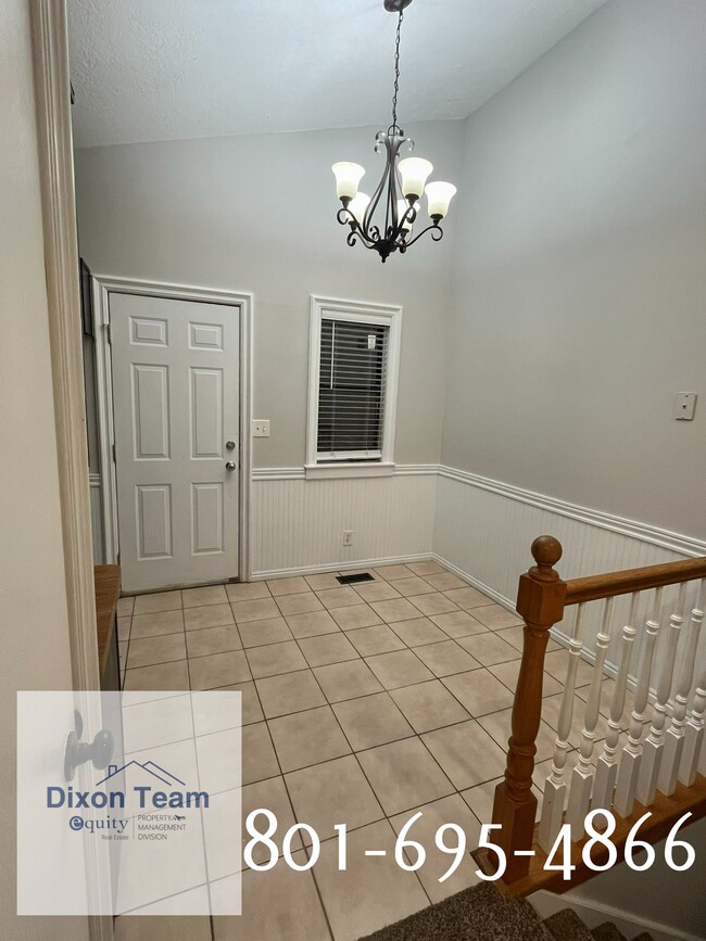 Building Photo - 977 S 225 E