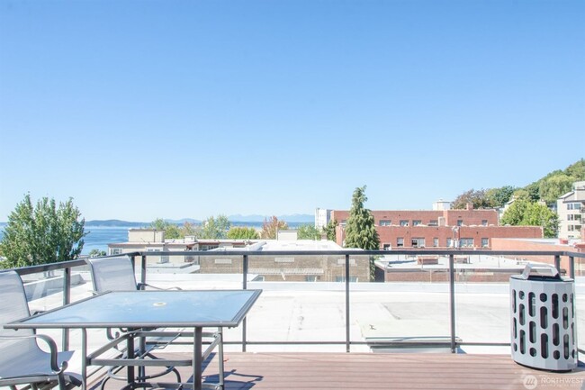 Building Photo - 2Bd/2Ba Seattle Condo