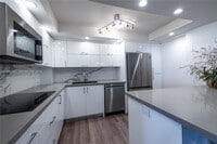 Building Photo - 2000 Towerside Terrace