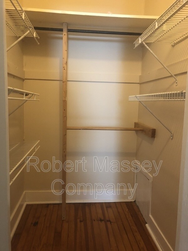 Building Photo - 841 Melford Ave