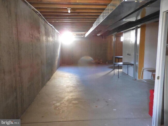 Building Photo - 6 Palmer Ct