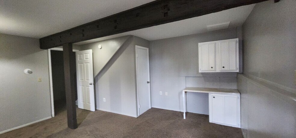 Building Photo - 9537 W Alameda Ave