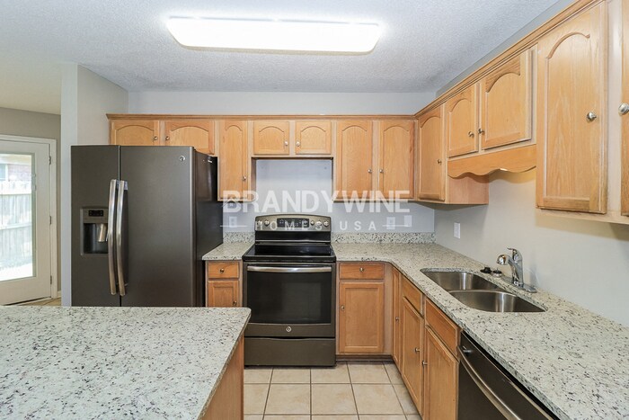 Building Photo - 1130 Cross Wood Ln