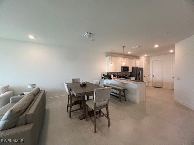 Building Photo - 6426 Memorial Ln