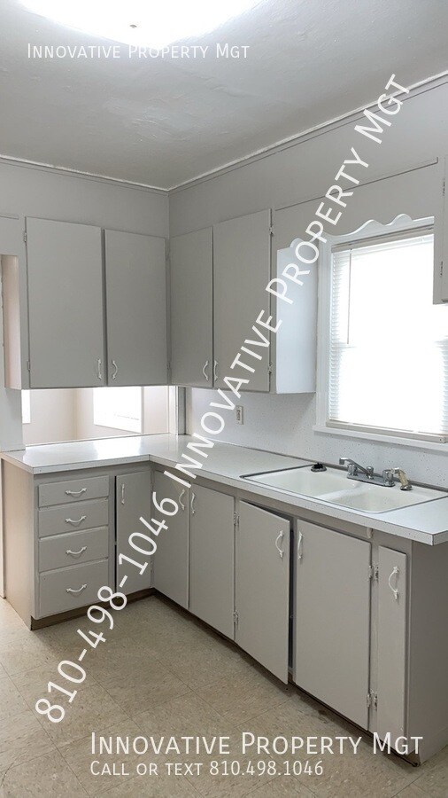 Building Photo - 1012 Farnum Ave