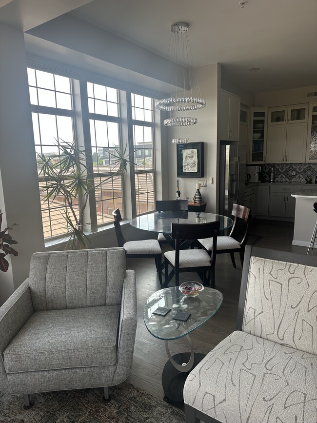 Building Photo - 7820 Inverness Blvd