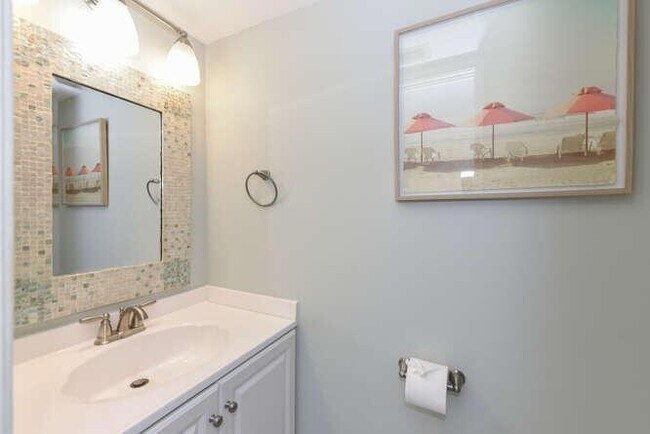 Building Photo - 353 S US Hwy 1