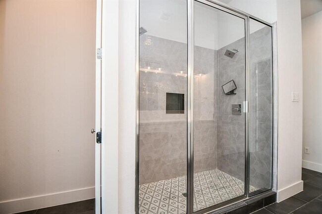 Building Photo - 1515 Weber St