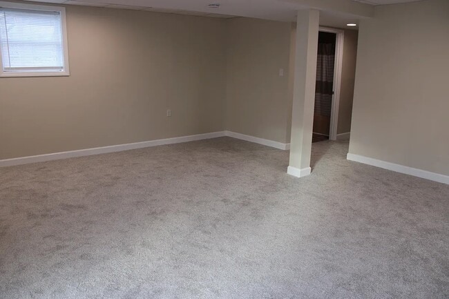 Building Photo - 7 White Birch Dr