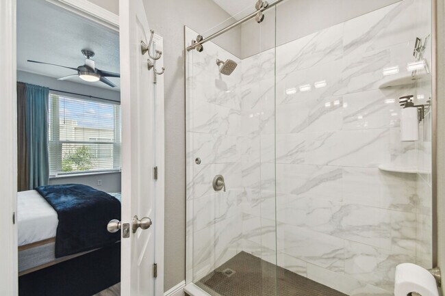 Building Photo - 3174 Bayshore Oaks Dr