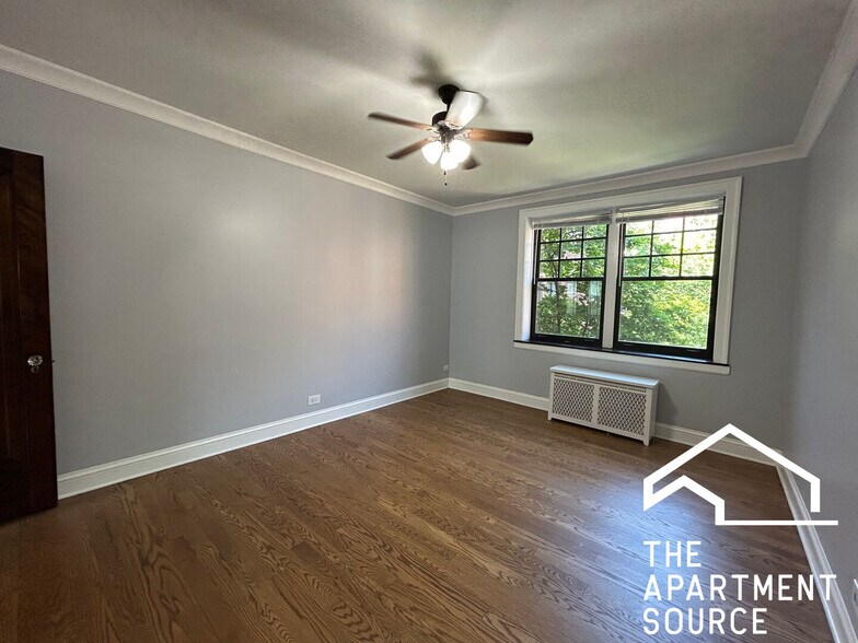 Building Photo - 4519 N Wolcott Ave