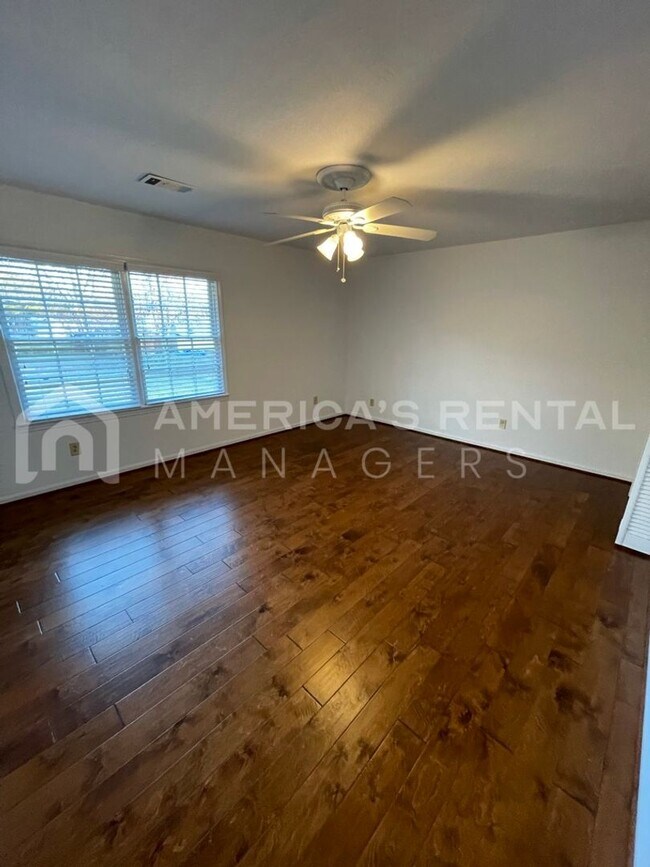 Building Photo - Great Home for Rent in Tuscaloosa, AL! AVAILABLE NOW!!