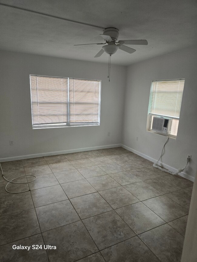 Building Photo - 2326 Shenandoah Rd