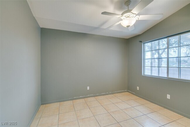 Building Photo - 7782 Top Hat Ave