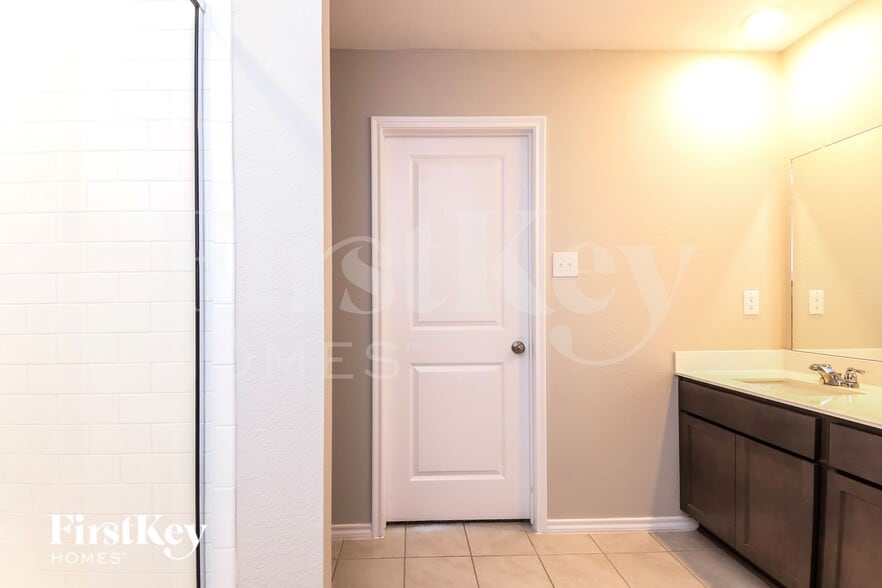 Building Photo - 406 Knapsack Ln