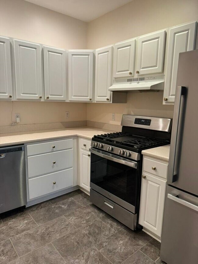 Building Photo - 95 Court St