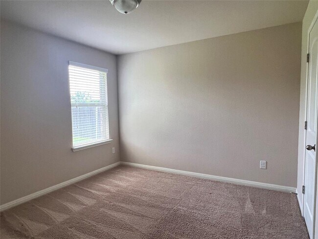 Building Photo - 929 Coulee Dr