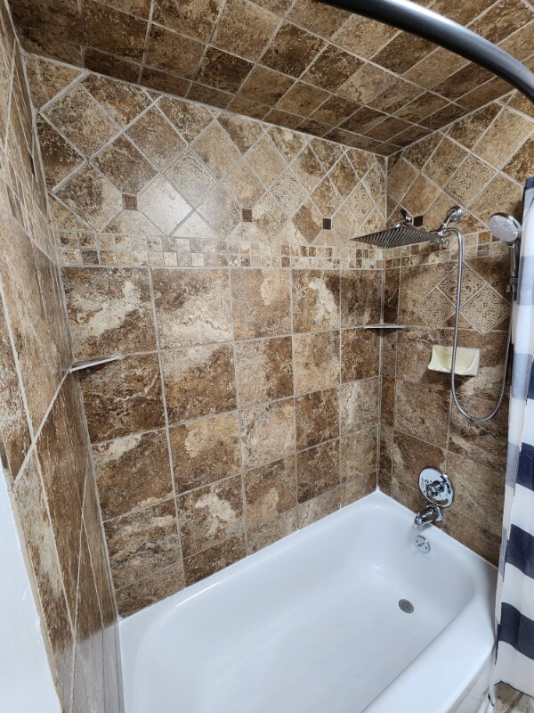 Building Photo - 950 SE 6th Ave