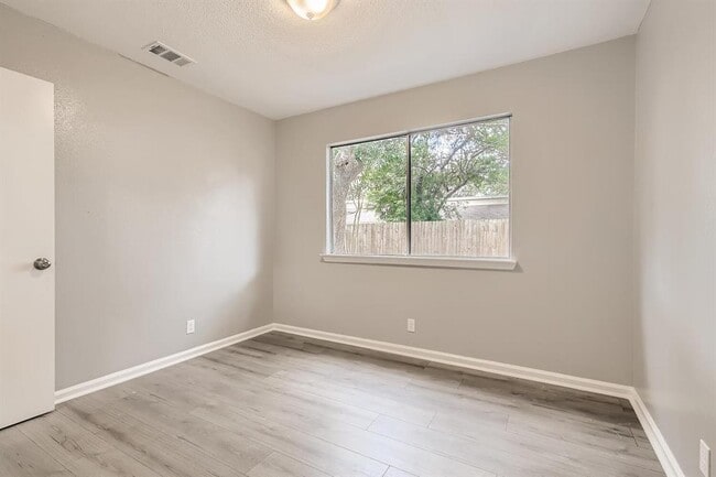 Building Photo - 10401 Burmaster Ln
