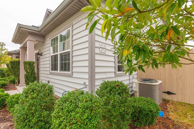 Building Photo - Spacious Condo in Spence Crossing