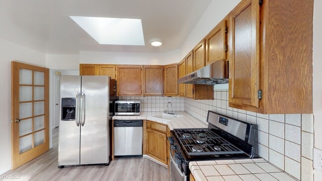 Building Photo - 1 br, 1 bath House - 163 Hearst Ave Privat...