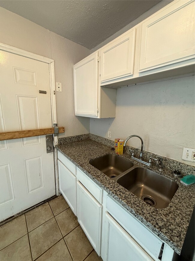 Building Photo - 5411 Bellfort Ct