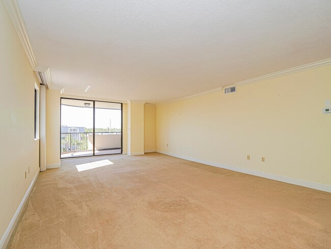 Building Photo - 4600 Jimmy Buffett Mem Hwy