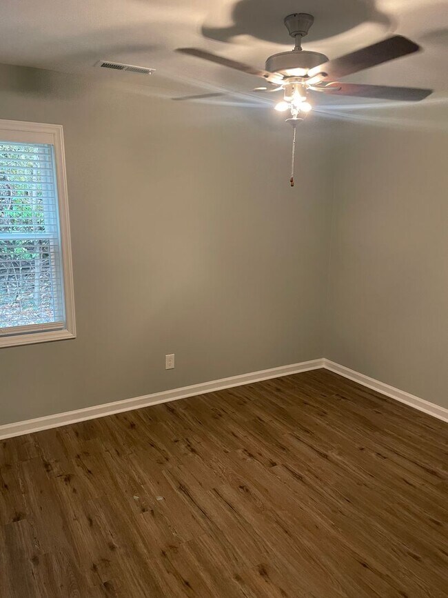 Building Photo - 1664 NE 22nd St