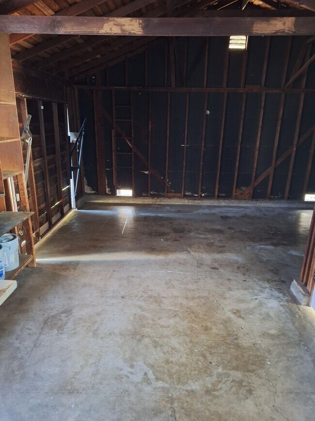 Building Photo - 128 Baxter Ave