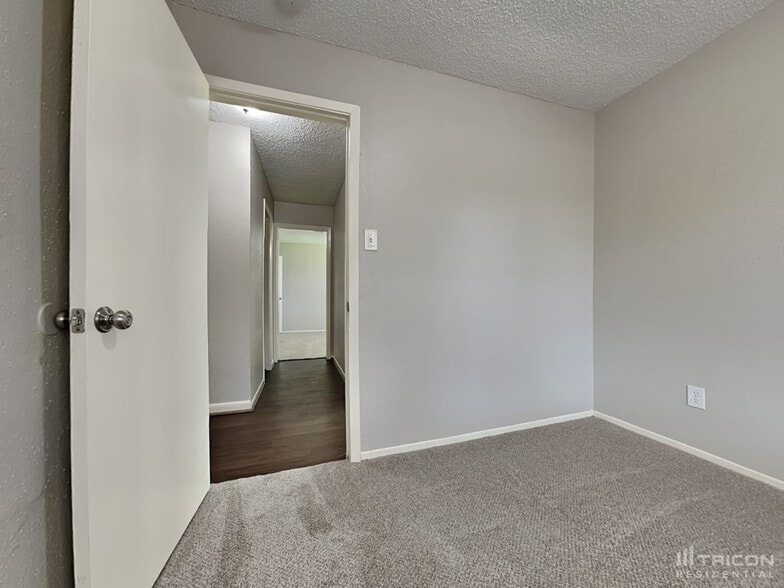 Building Photo - 17803 Glenmark Dr