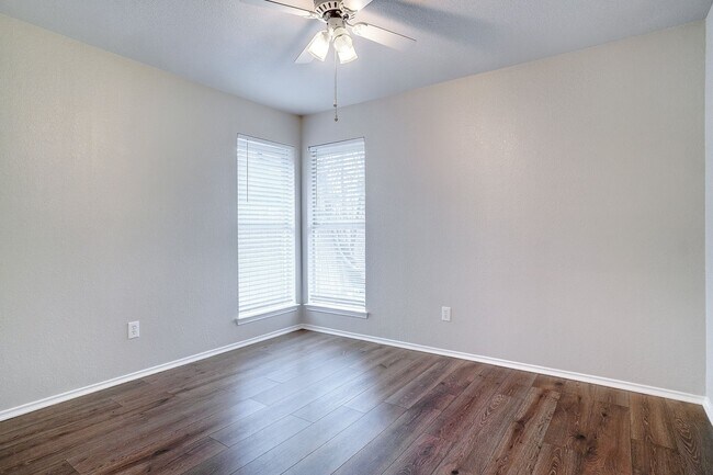 Building Photo - Beautiful, Freshly Updated 3-2-2 - Eagle Mountain ISD