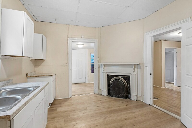 Building Photo - 1394 Ross St