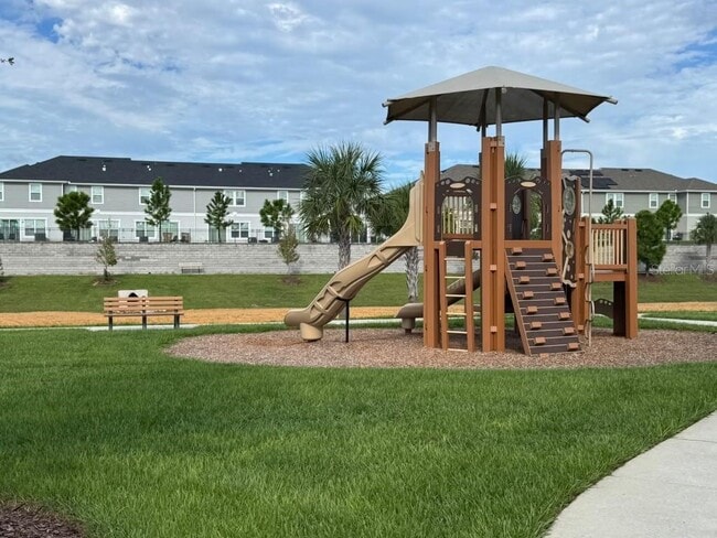 Building Photo - 9448 Westside Hls Dr