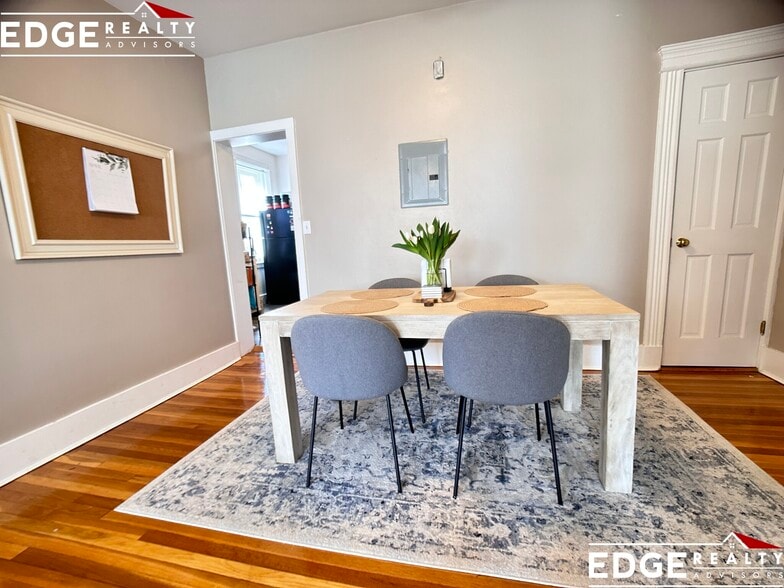 Building Photo - 16 Fuller St