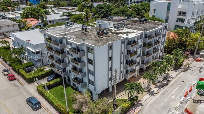Building Photo - 1580 West Dr