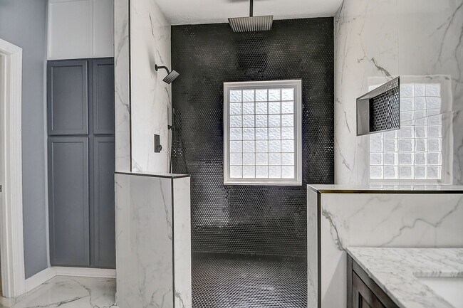 Building Photo - Tastefully Renovated Ranch in Hickory on q...