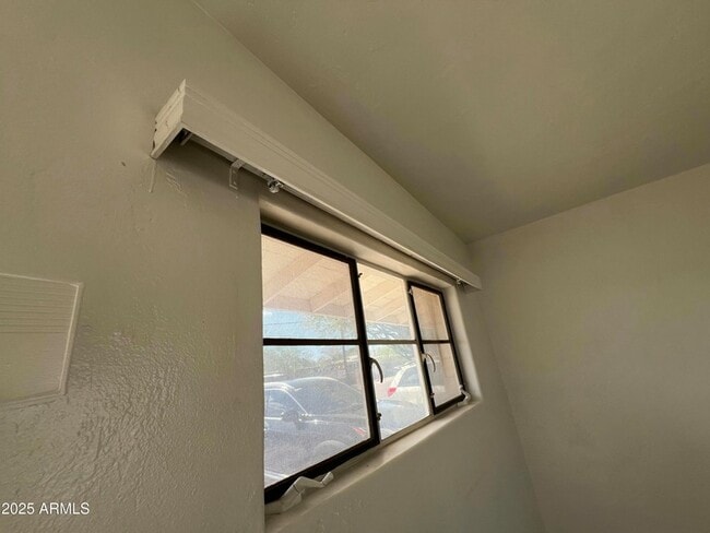 Building Photo - 1137 S Judd St