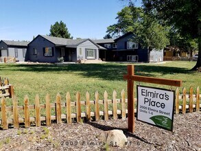 Building Photo - 4 bed, 2 Bath, 1100 SF with washer/dryer hookups, large, fenced yard and garage.