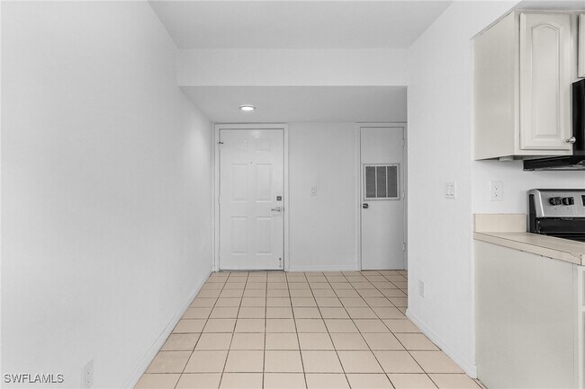 Building Photo - 4531 Bay Beach Ln