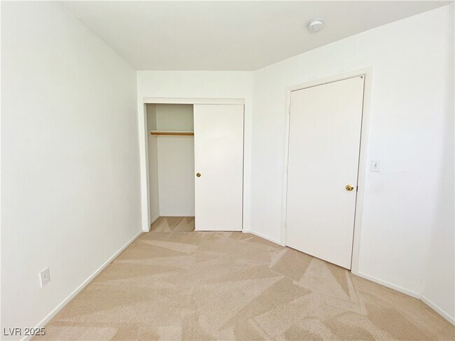 Building Photo - 198 Chadwell Ct