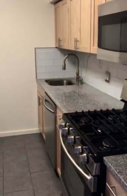 Building Photo - 99 Pond Ave