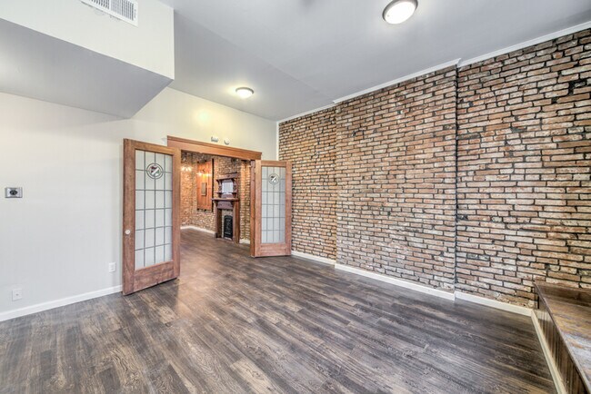 Building Photo - 2013 S 11th St